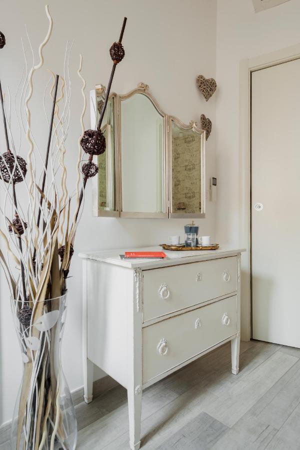 Charming Apartment On The Darsena Navigli - Pulizia Eccezionale Mailand Exterior foto